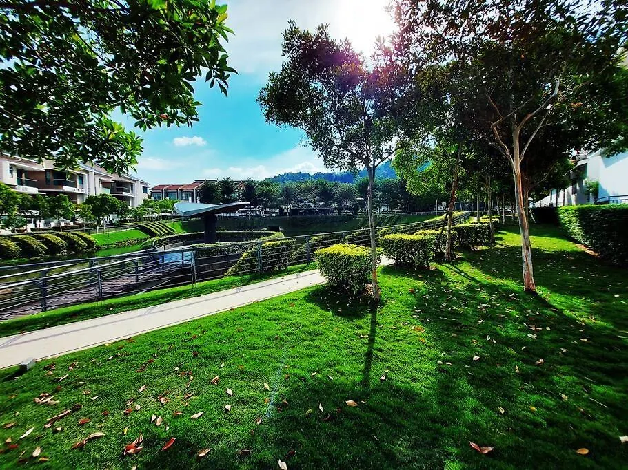 ●Stg12●3-Storey●Private House●2Step Access Garden● Bayan Lepas Malezja