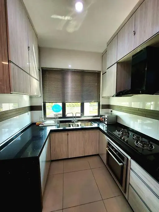 ●Stg12●3-Storey●Private House●2Step Access Garden● Bayan Lepas Willa