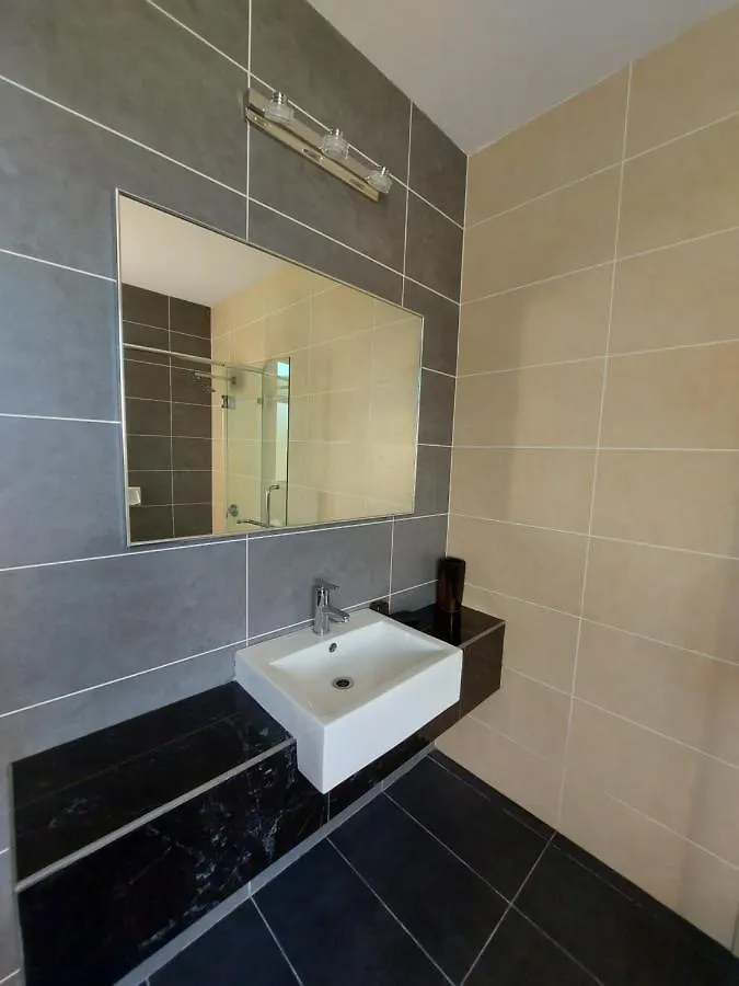 Willa ●Stg12●3-Storey●Private House●2Step Access Garden● Bayan Lepas Malezja
