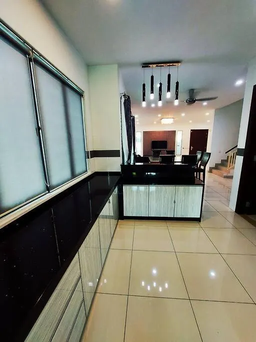 Villa ●Stg12●3-Storey●Private House●2Step Access Garden● Bayan Lepas